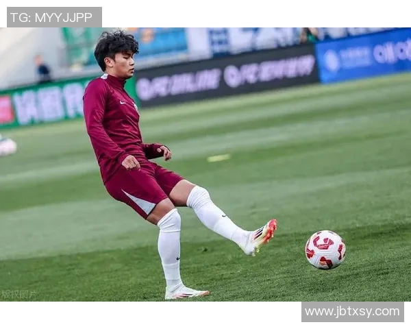 足球明星中谁的腿最细引发球迷热议与讨论