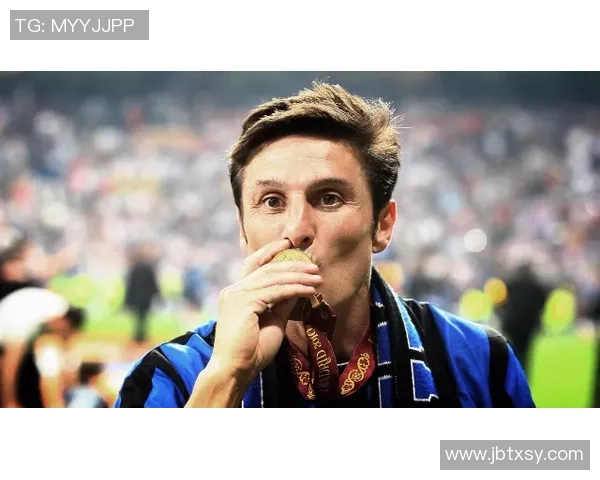 足球场上的绅士风范那些没有恶意犯规的足球明星们