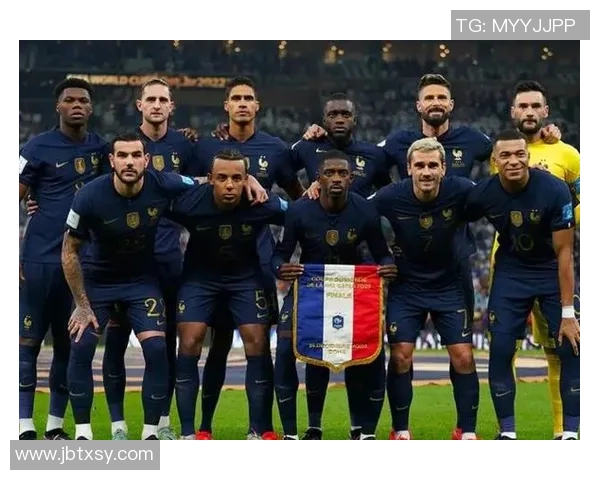 足球明星激战赛场展现风采引发全球热议与关注