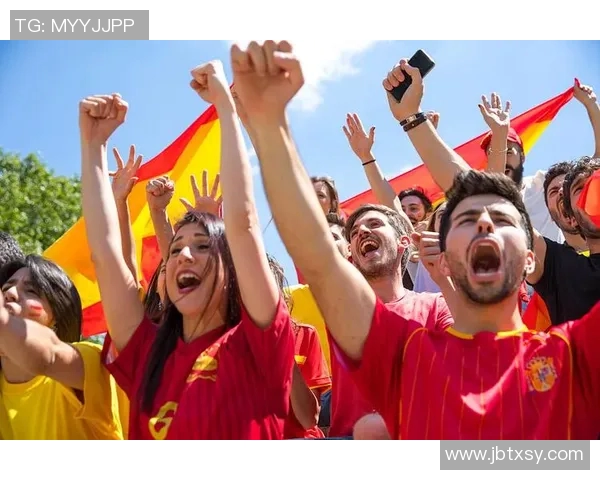 足球明星荣归故里庆祝夺冠时刻引发球迷热烈欢呼